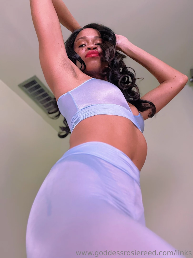 Goddess rosie owns me with her superiority and beauty i live to serve part 1 