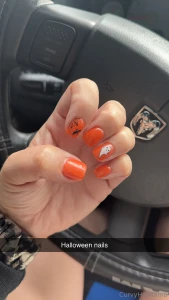 Spooky season nails would they look good wrapped around your