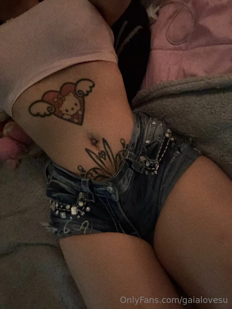 Wanna see the rest of my tattoo 