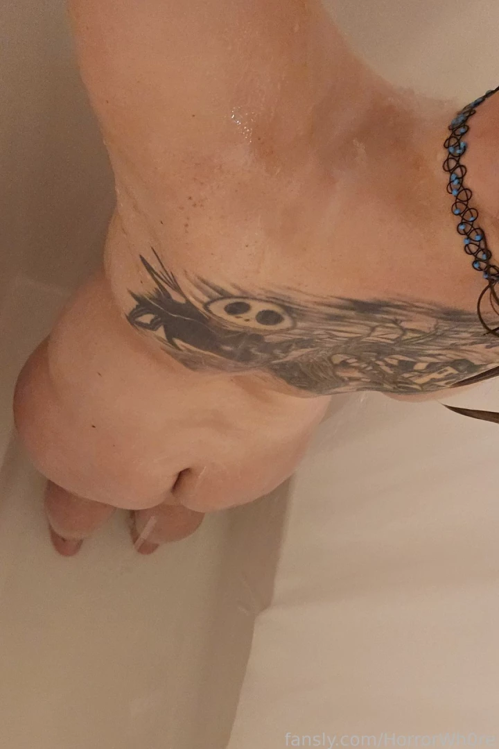 Took a shower got allll squeaky clean and then i ended up fisting part 2 