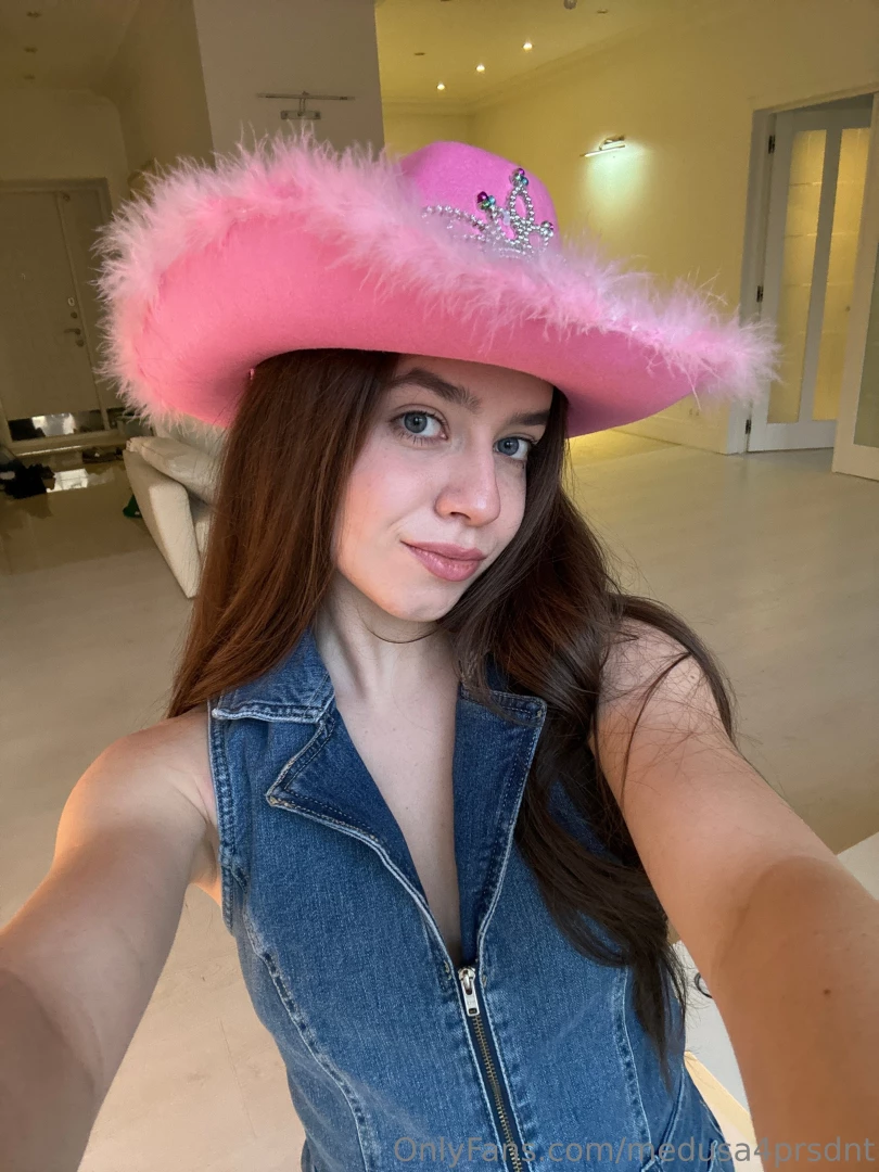 Sorry guys i only date cowboys 