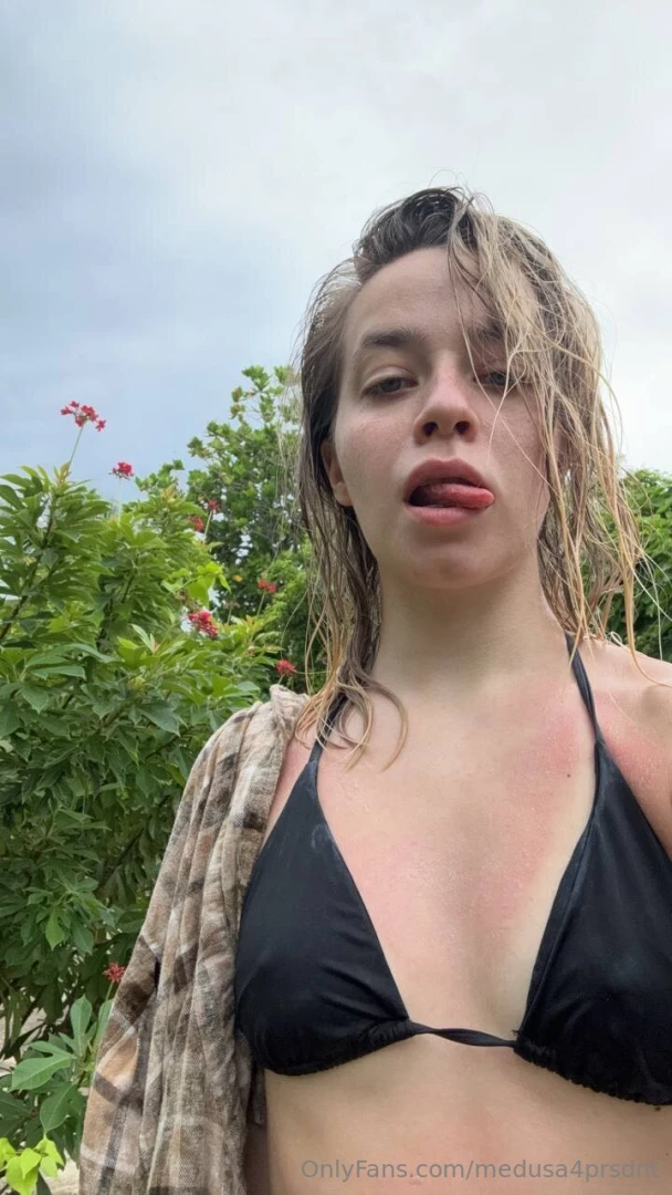 I love summer the sea and the sand make me smile and live this life 