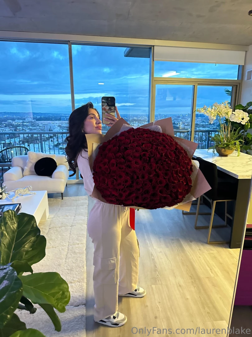 I m a big lover girl at heart i just want some flowers from someone 