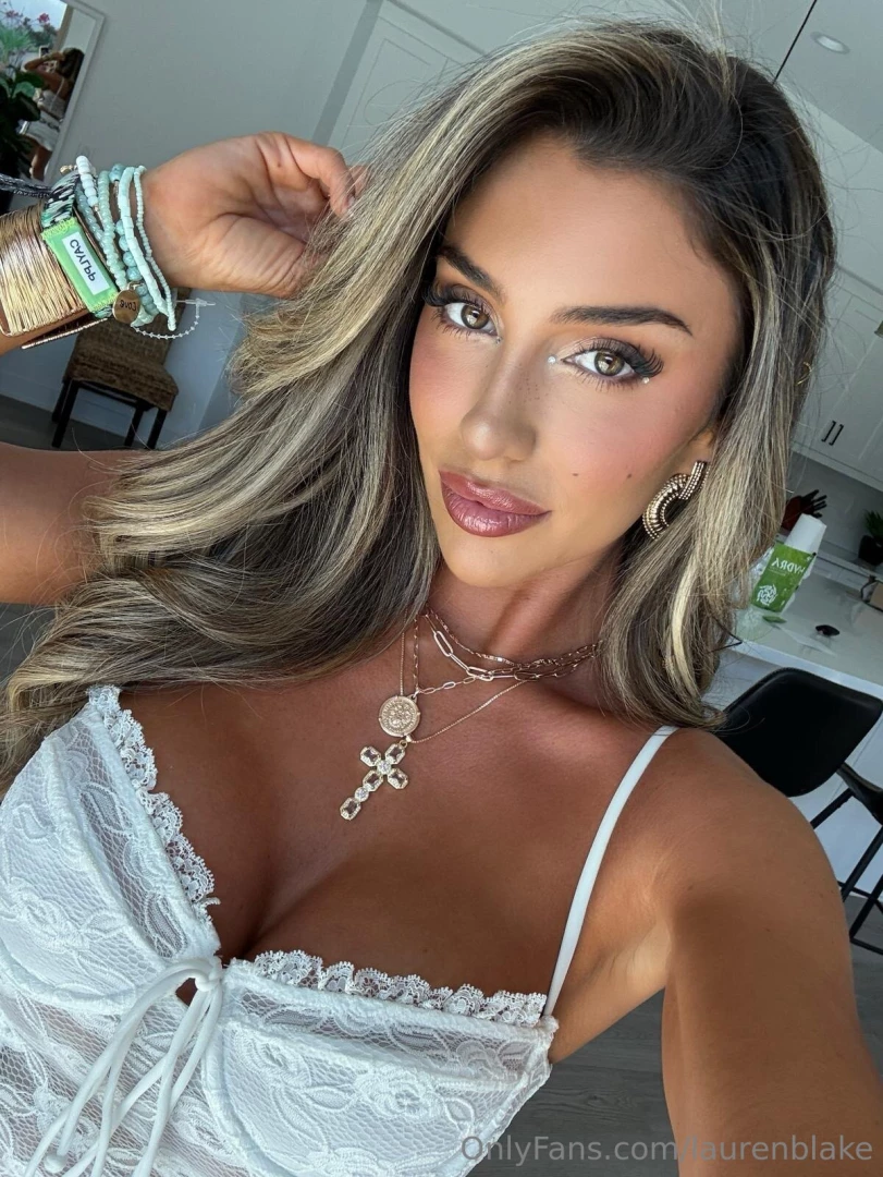 Coachella day 3 if i drunkk text you sorry hehe i m going all out 