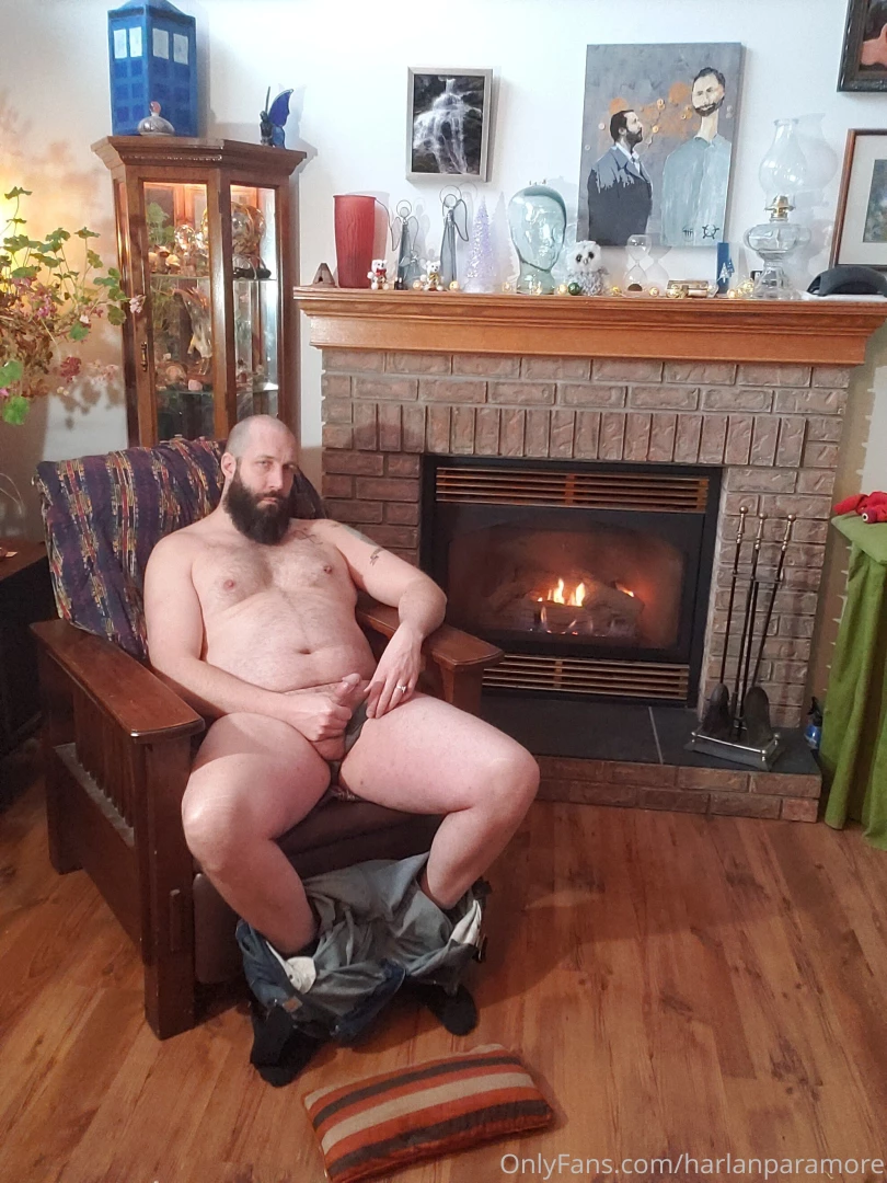 Daddy s home get your knees on that pillow and open wide 