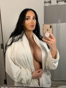 I want to give my absolute best today so cum talk with me in my dm s