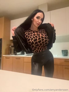 Hi baby im active all day if you want to cum and say hi maybe have a