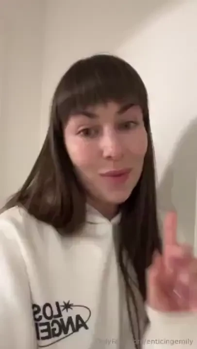 Enticingemily 
