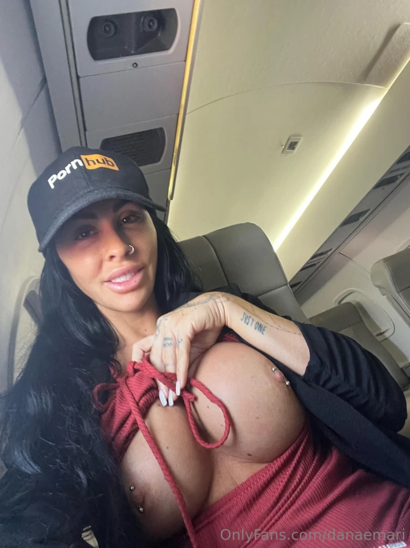 Airplane selfie part 1 