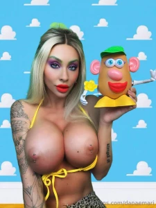 Mr and mrs potato head
