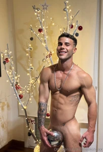 All want for christmas is a big big cock lo que quiero por navidades