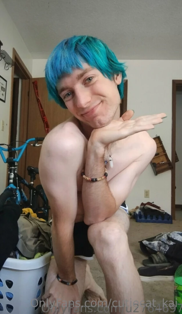 My new friend ariel mermaidia gorgeous and gay sexy and loves dressing part 4 