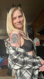 Getting ready should i put the shirt on or just take it off bow down part 1