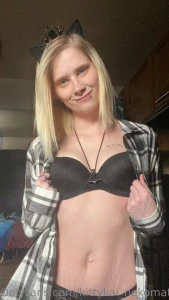 Getting ready should i put the shirt on or just take it off bow down part 2