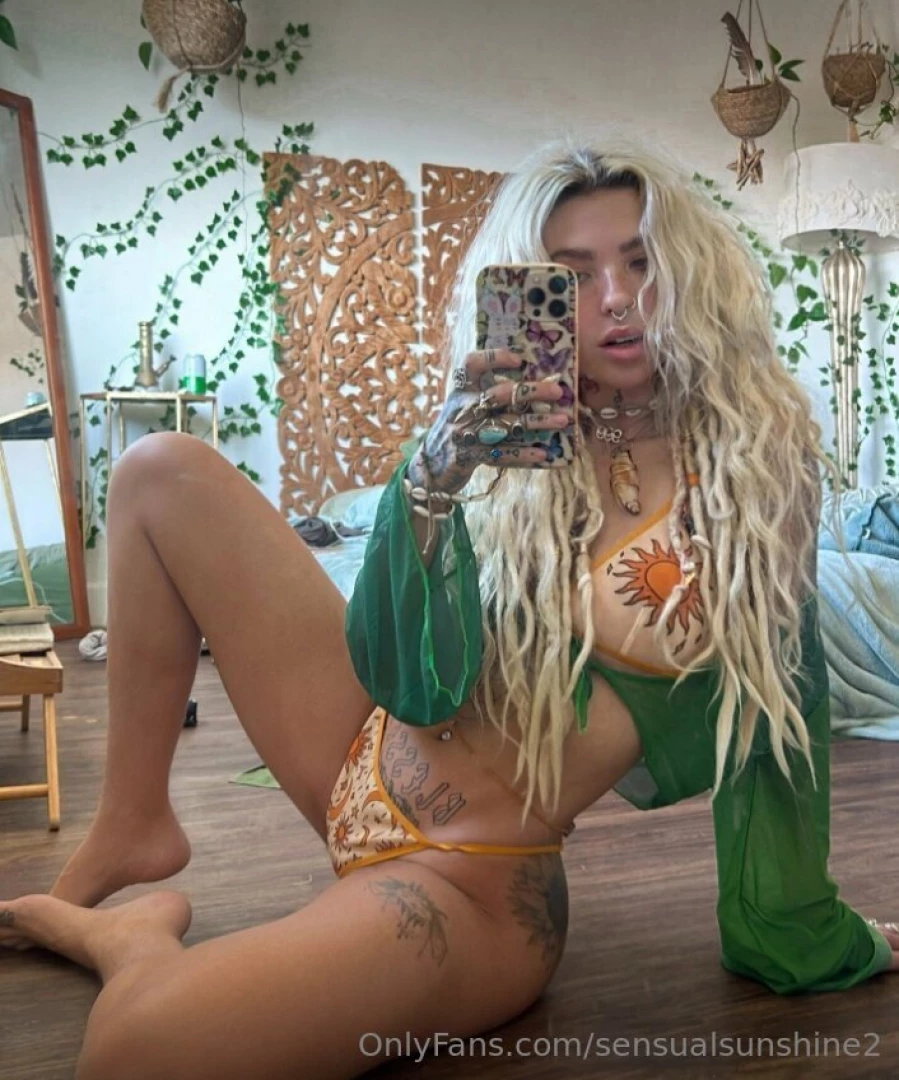 I am beautiful and unique did you say your affirmations today 