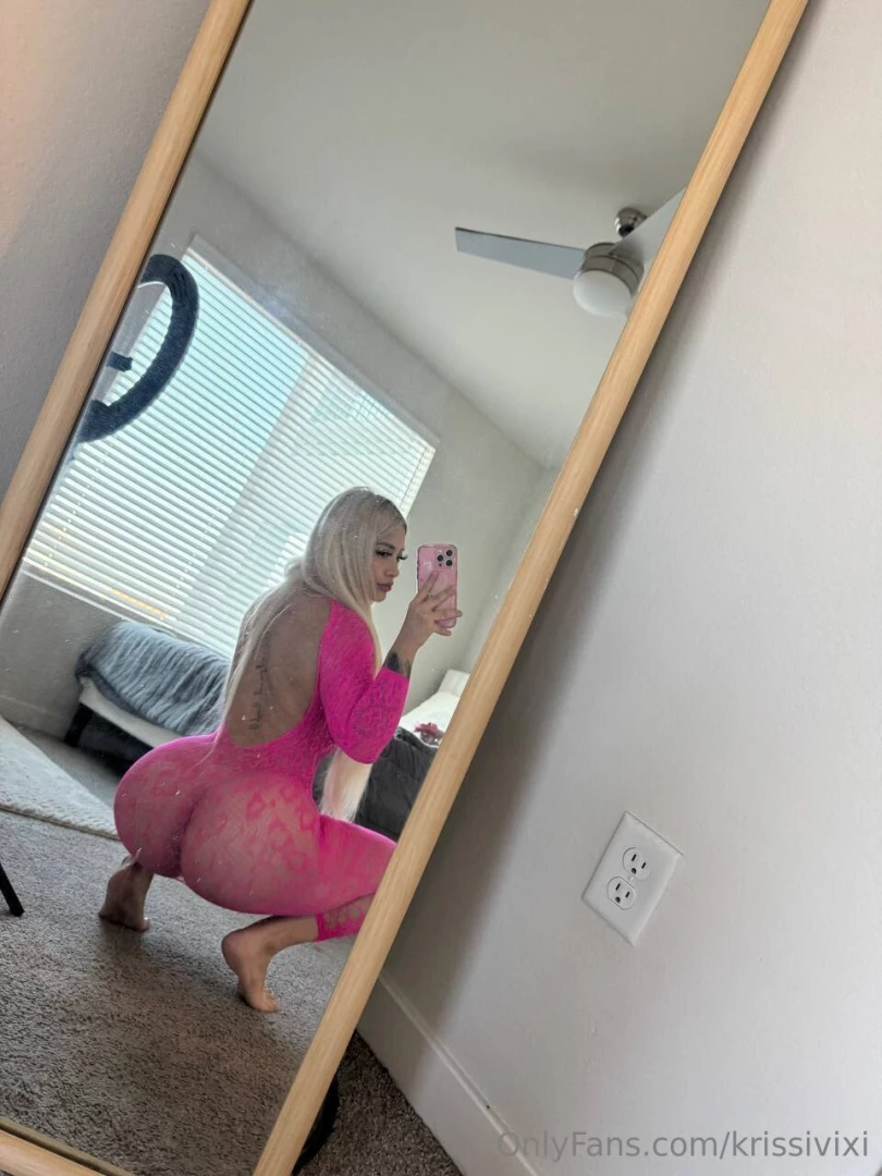 My bestie is hot as fuck lysziee - nbsp she is the most bendable 