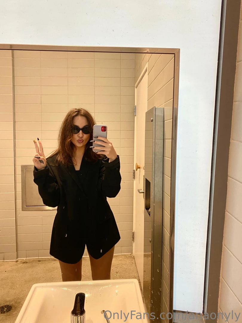 Hi louder than anyone else on your feed i promise i am not what you re 