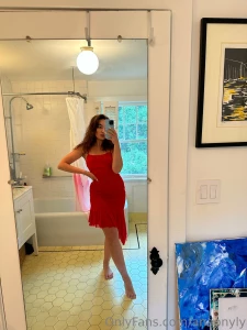 Help i am an hour late to a besties bday party bcuz i can t decide