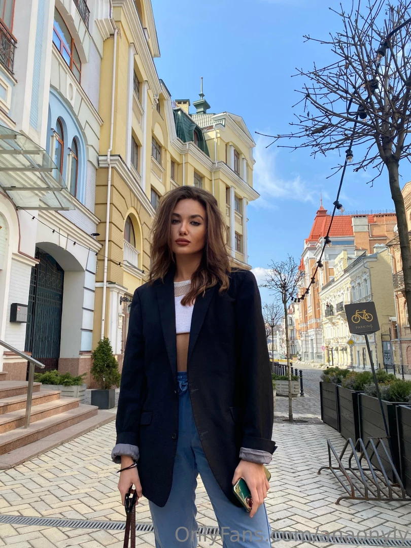 Does anyone else love nature as much as i do taking walks is better 