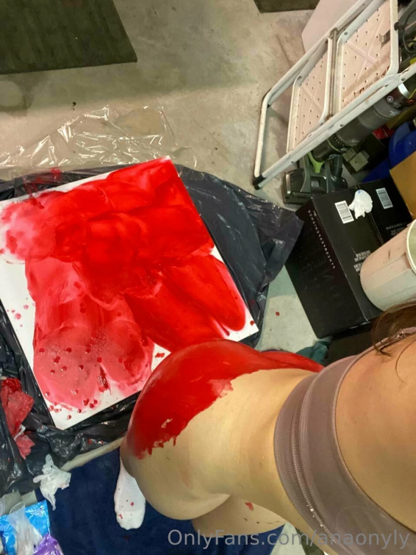 I m holding an auction to sell a picture that i drew with my own butt 