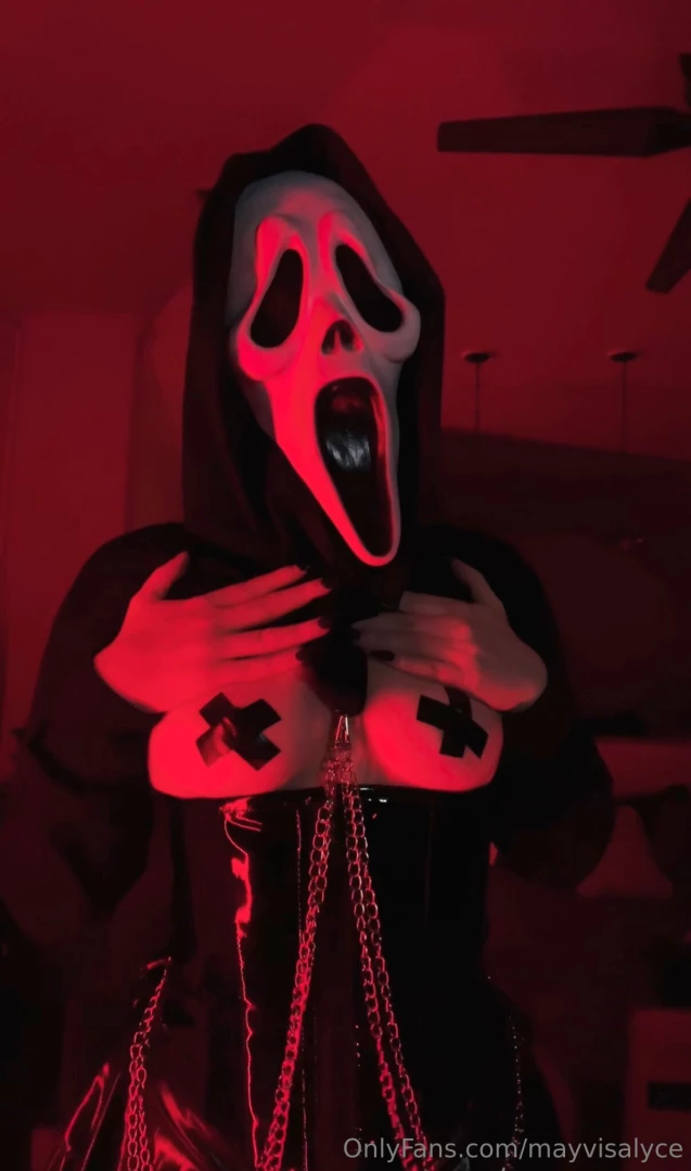 More titties to bless your timeline 