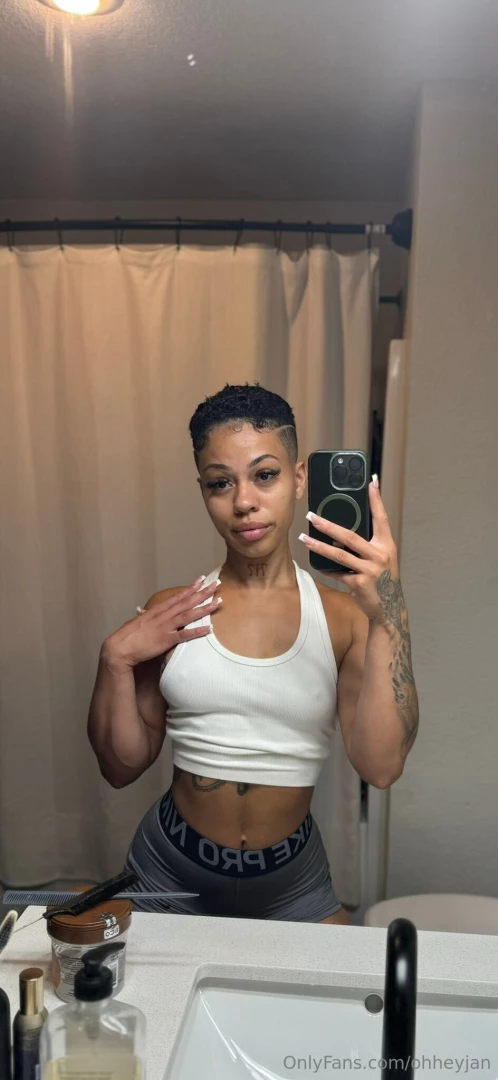 Goodmorning check dm feeling horny 