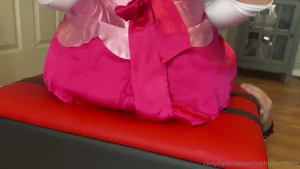 Princess peach make you eat her out