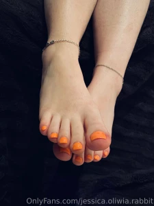 I heard that some of you are feet lovers well take a look at mine and