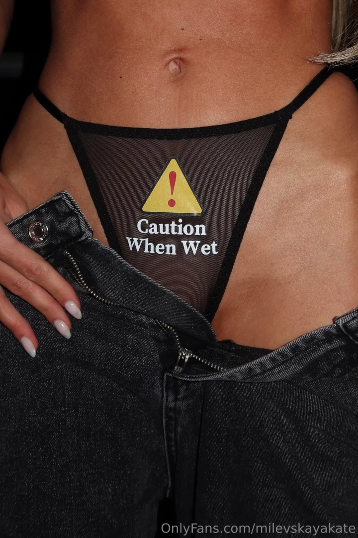 Caution when wet 