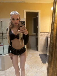 Wanna be bad with me tonight baby i promise it ll be fun