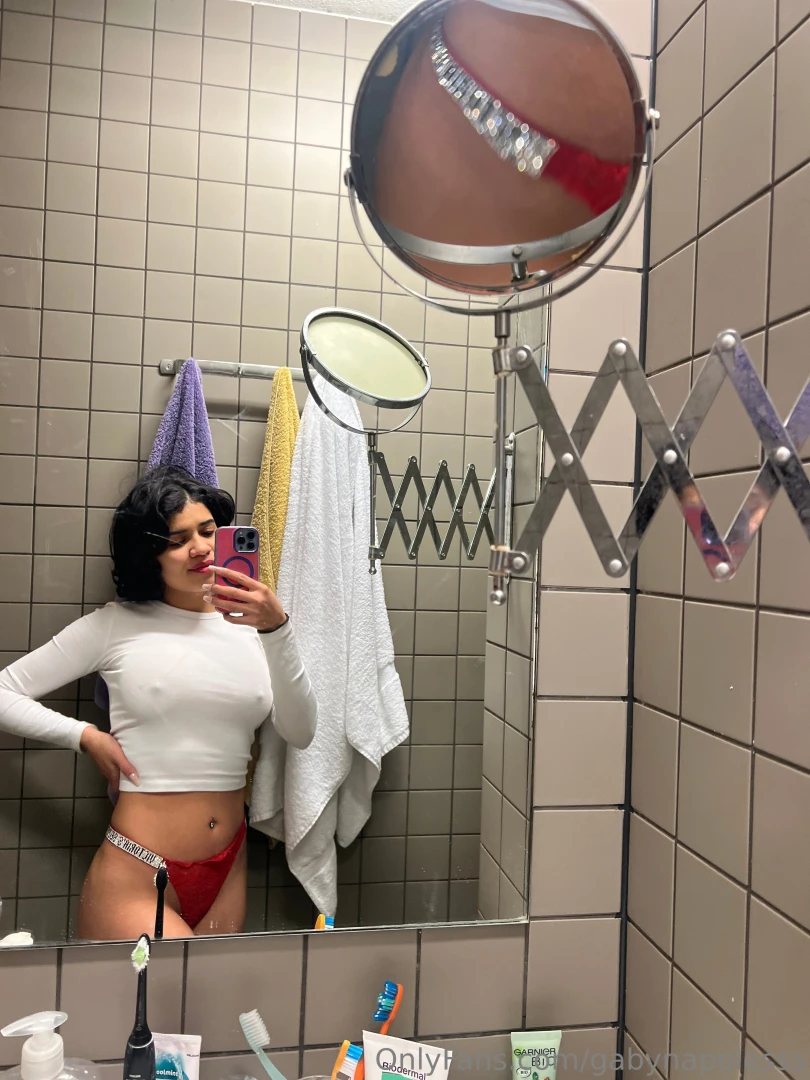 Vamos por una buena mamada de tetas estoy lista y cachonda para ti let 