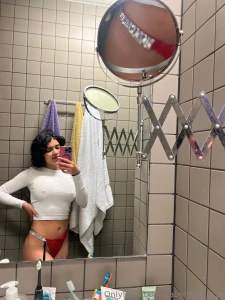 Vamos por una buena mamada de tetas estoy lista y cachonda para ti let