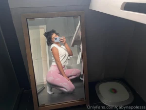 Mira mis grandes tetas te gustar a divertirte con ellas part 1