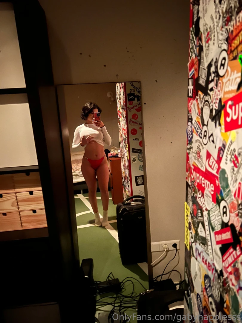 Solita en mi habitacion acompa ame esta noche alone in my room join me part 2 