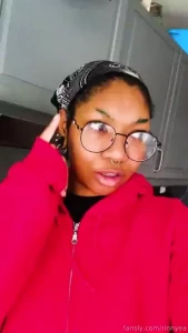 I did a new thing i thought it would be funny to vlog so here it is