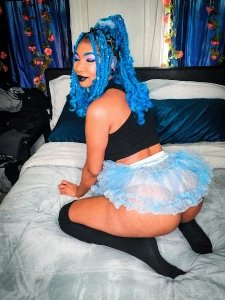 I wonder whats under there part 1