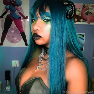 Trying to find another way to wear this corset but this look was part 1