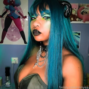 Trying to find another way to wear this corset but this look was