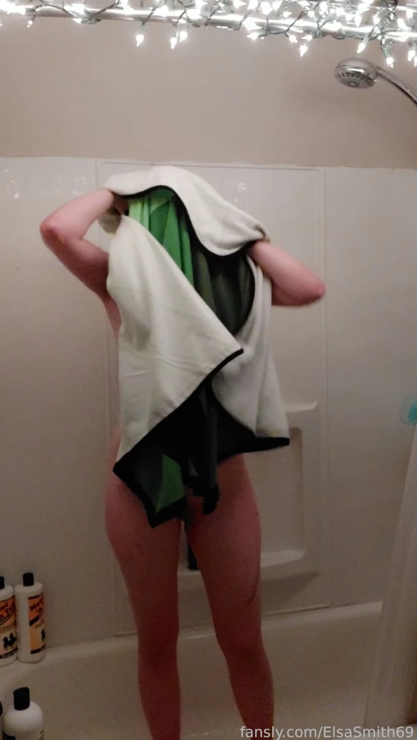 Big ole shower shoot and vid including the classic shit that part 1 