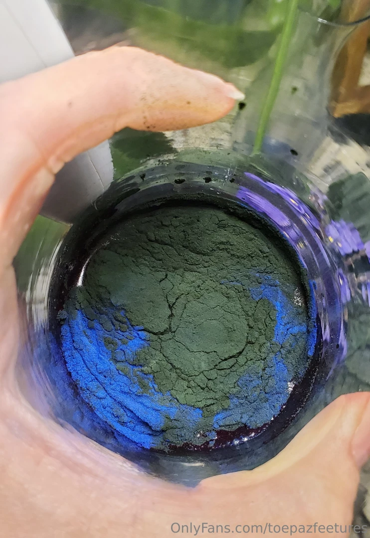 I m a glass full kind of goddess 