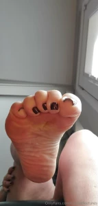 I m working hard and extremely busy and these divine soles aren t part 4