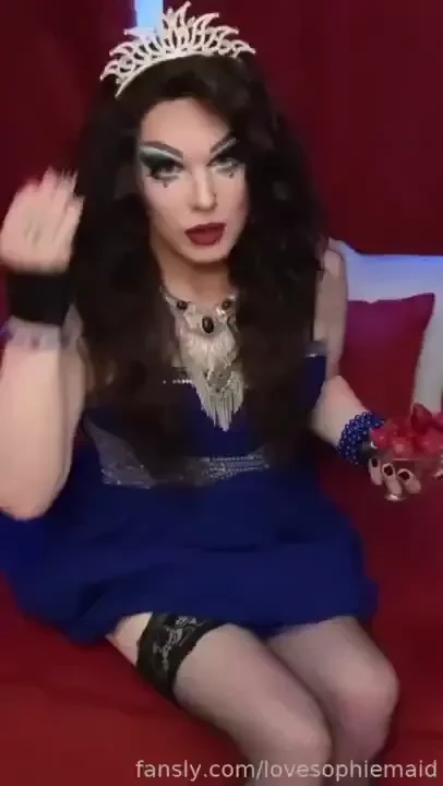 Time to wash the dishes princess crossdresser sissy femboy trans 