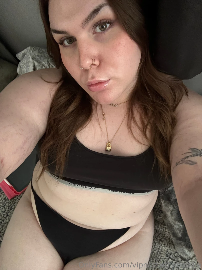 Lay your head on my stomach and watch how hard i get 