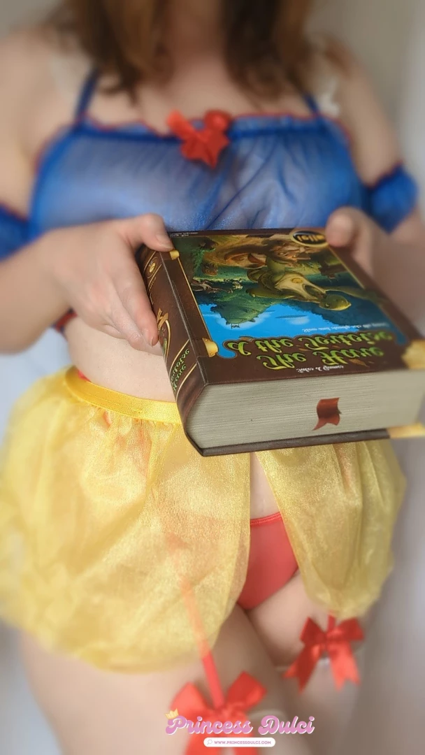 Once upon a time there was a beautiful princess mommy who knew how to 