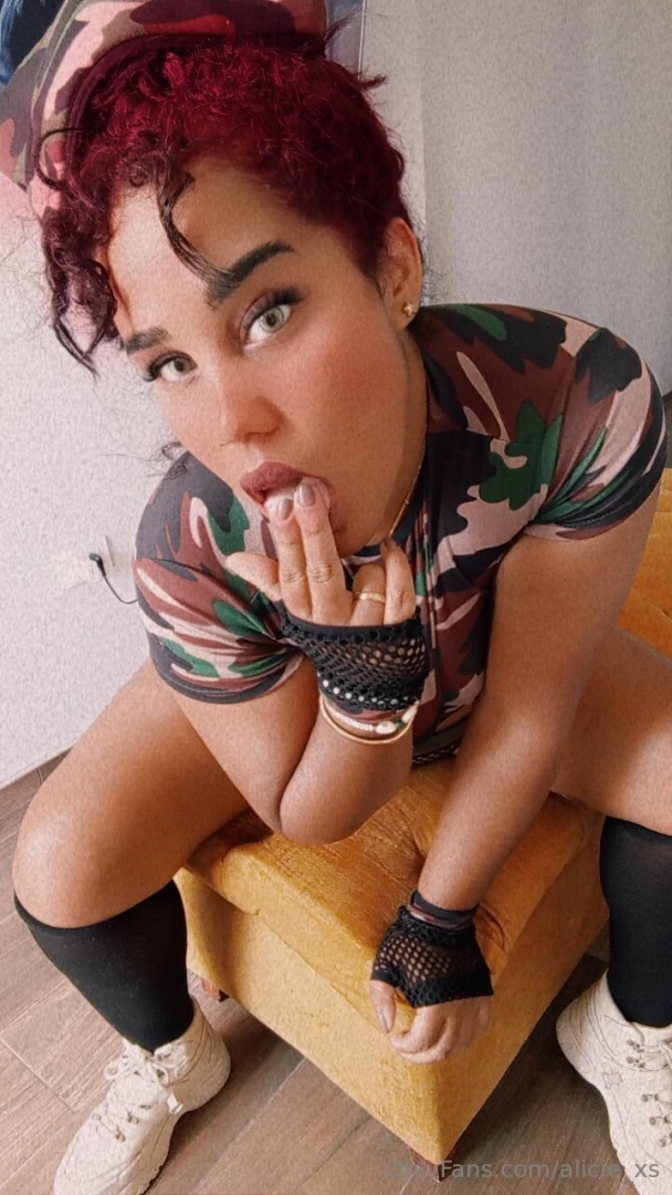 Free subscription alicie_xs ad 