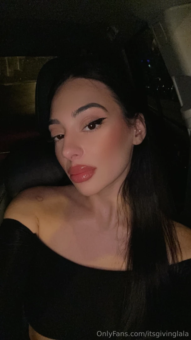 Borrow me a kiss baby 