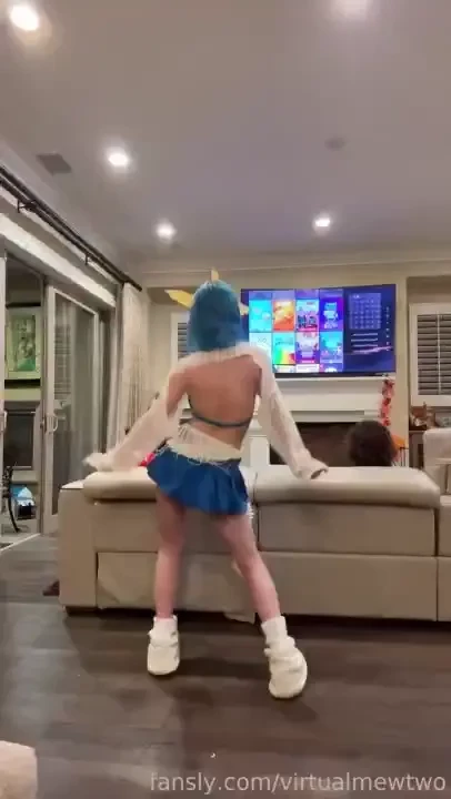 Hallo went to a party last night in my vaporeon fit but uhm didnt rlly part 1 