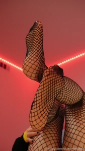 Clean my feet then suck my cock femboy trans shemale transgirl