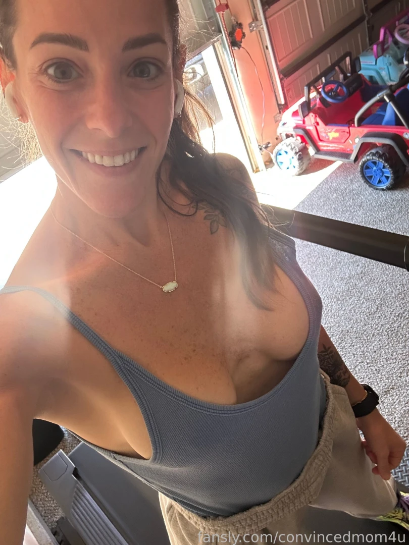 No bra run wednesday forgot i had no bra on oh well lol milf mom part 3 