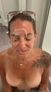Ok so my welcome back facial from hubby was massive and messy did her part 1